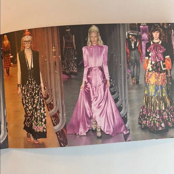 Gucci Fashion Show Fall Winter 2017/2018 Collection Booklet - Picture 11 of 16